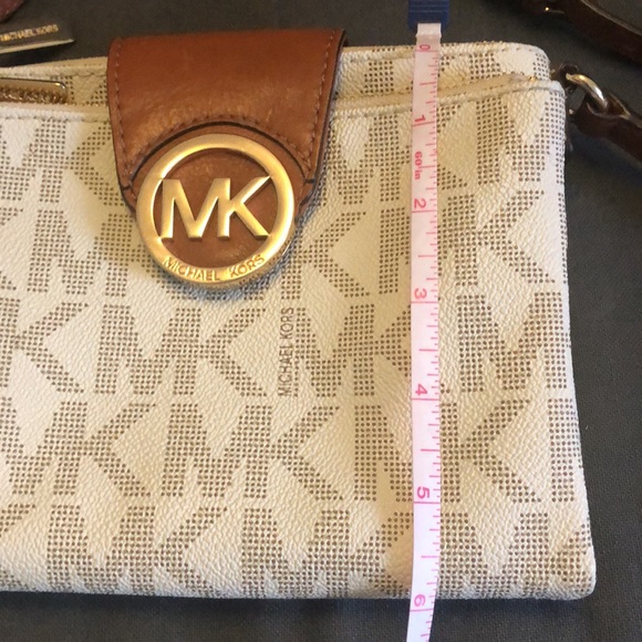 Michael Kors Cross Shoulder Bag - Picture 13 of 15